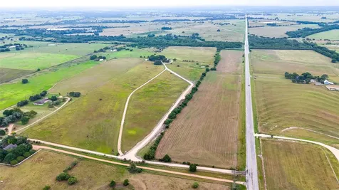 81 Private Road 3095 Shiner TX 77984