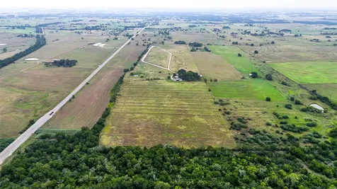 81 Private Road 3095 Shiner TX 77984