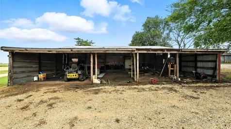 81 Private Road 3095 Shiner TX 77984