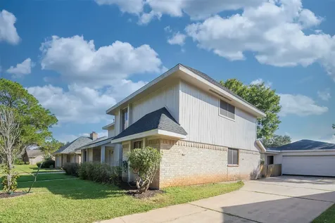 2822 Colonial Drive Sugar Land TX 77479