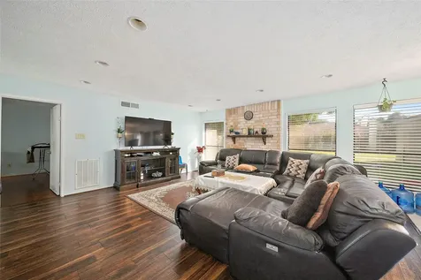2822 Colonial Drive Sugar Land TX 77479
