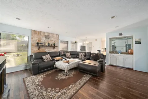 2822 Colonial Drive Sugar Land TX 77479
