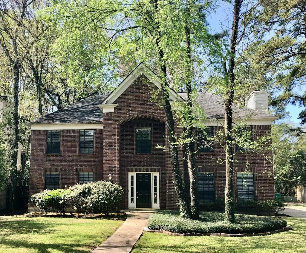 75 Breezy Point Place The Woodlands TX 77381