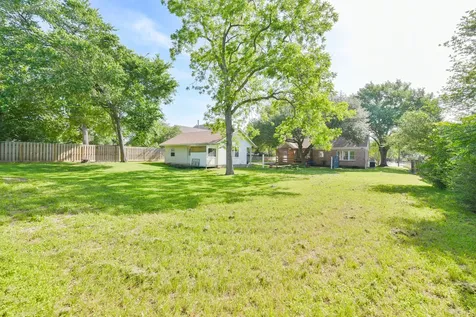 802 S Day Street Brenham TX 77833
