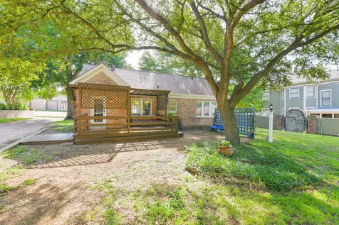 802 S Day Street Brenham TX 77833