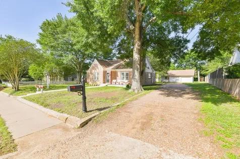 802 S Day Street Brenham TX 77833