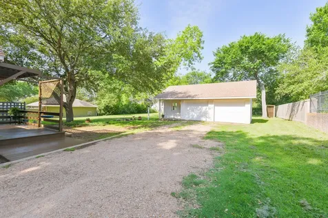 802 S Day Street Brenham TX 77833