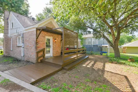 802 S Day Street Brenham TX 77833