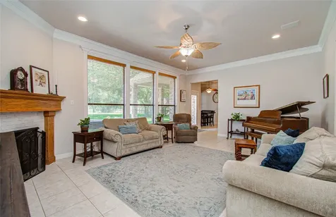 805 Enchanted Oaks Drive Angleton TX 77515