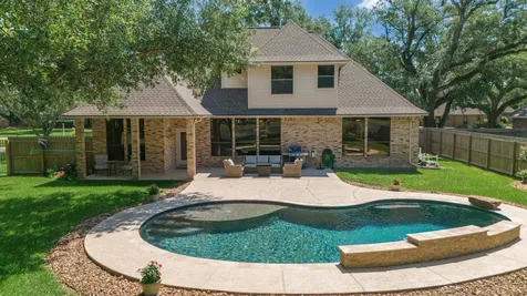 805 Enchanted Oaks Drive Angleton TX 77515