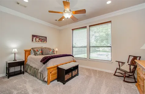 805 Enchanted Oaks Drive Angleton TX 77515