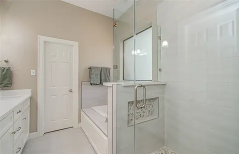 805 Enchanted Oaks Drive Angleton TX 77515