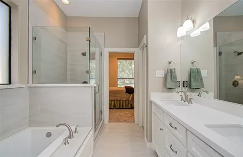 805 Enchanted Oaks Drive Angleton TX 77515