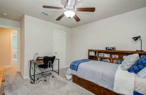 805 Enchanted Oaks Drive Angleton TX 77515
