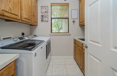 805 Enchanted Oaks Drive Angleton TX 77515