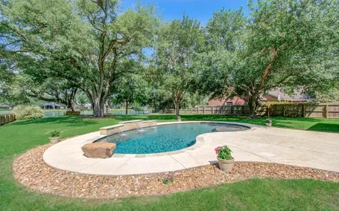 805 Enchanted Oaks Drive Angleton TX 77515