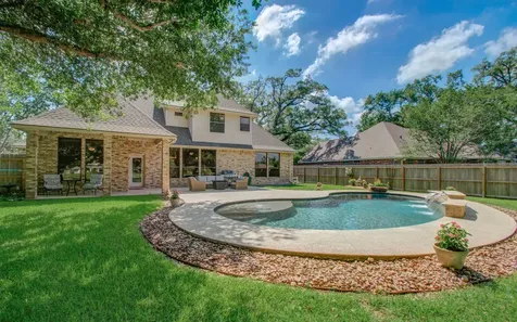 805 Enchanted Oaks Drive Angleton TX 77515