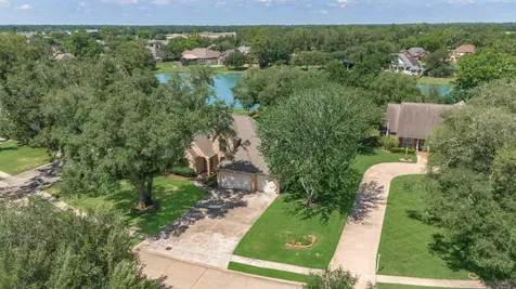 805 Enchanted Oaks Drive Angleton TX 77515