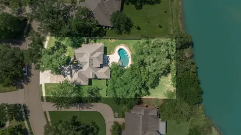 805 Enchanted Oaks Drive Angleton TX 77515