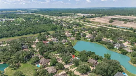 805 Enchanted Oaks Drive Angleton TX 77515