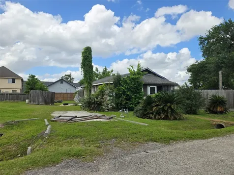 9226 Clarkcrest Street Houston TX 77063