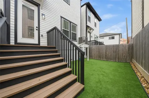 2108 Beall Street Houston TX 77008