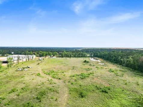 19399 Hwy 105 E Cleveland TX 77328