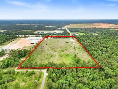 19399 Hwy 105 E Cleveland TX 77328