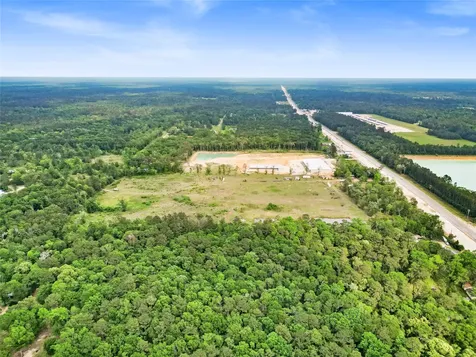 19399 Hwy 105 E Cleveland TX 77328