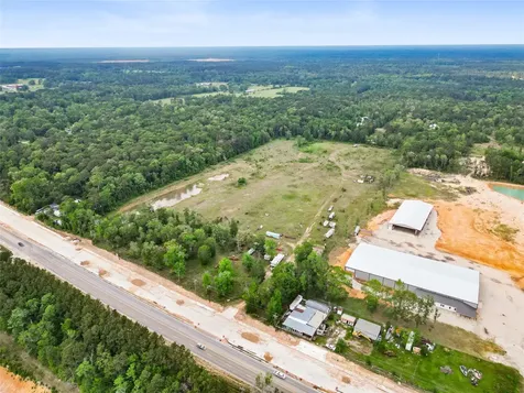 19399 Hwy 105 E Cleveland TX 77328