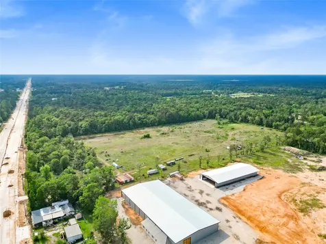 19399 Hwy 105 E Cleveland TX 77328