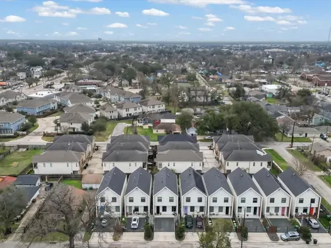 4606 Fisk Street B Houston TX 77009