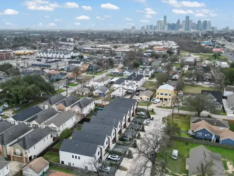 4606 Fisk Street B Houston TX 77009
