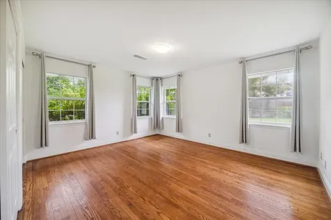 10 Pom Court Spring Valley Village TX 77055