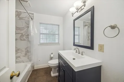 10 Pom Court Spring Valley Village TX 77055