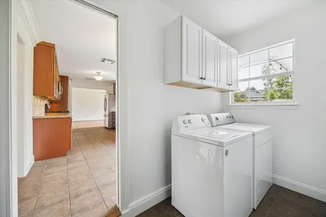 10 Pom Court Spring Valley Village TX 77055