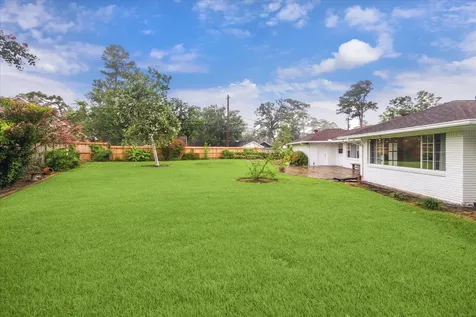 10 Pom Court Spring Valley Village TX 77055
