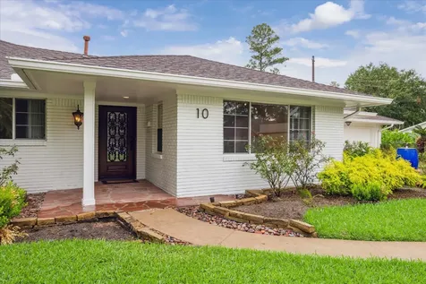 10 Pom Court Spring Valley Village TX 77055