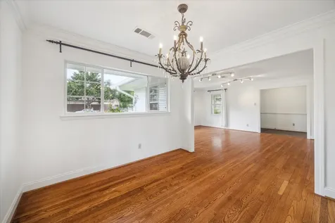 10 Pom Court Spring Valley Village TX 77055