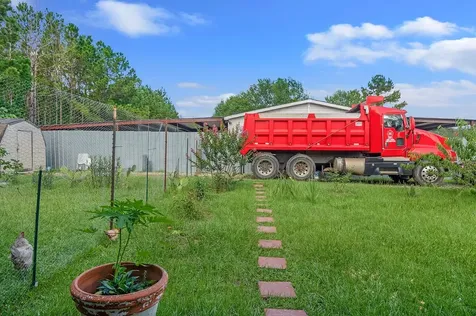 519 Road 7000 Cleveland TX 77327
