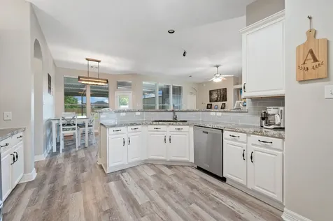 2010 Caroline Avenue Baytown TX 77523