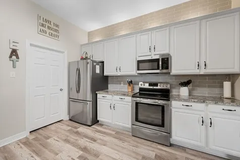 2010 Caroline Avenue Baytown TX 77523