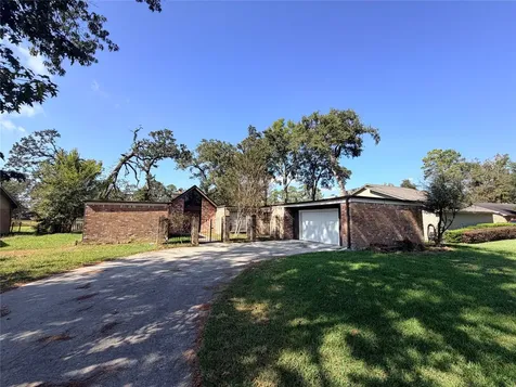1607 Chestnut Ridge Road Houston TX 77339