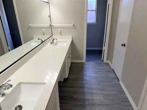 1607 Chestnut Ridge Road Houston TX 77339