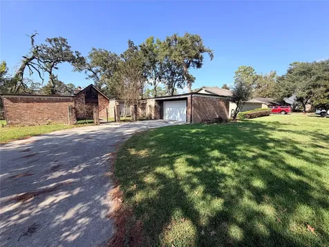 1607 Chestnut Ridge Road Houston TX 77339