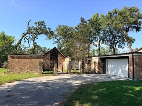 1607 Chestnut Ridge Road Houston TX 77339