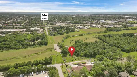 301 N 13th Street La Porte TX 77571