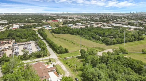 301 N 13th Street La Porte TX 77571