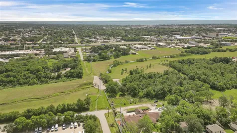 301 N 13th Street La Porte TX 77571