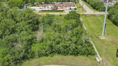 301 N 13th Street La Porte TX 77571